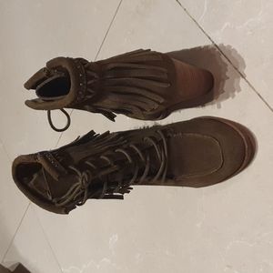 Gianni Bini suede boots